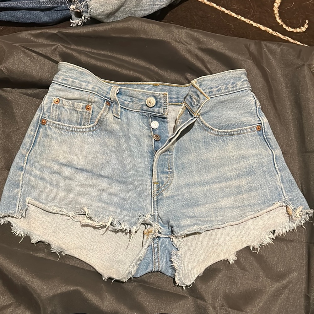 Levi denim shorts size 25. Great condition.